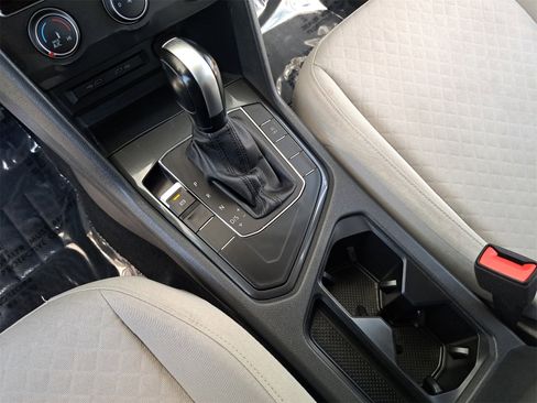 Used 2020 Volkswagen Tiguan S image 20
