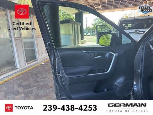 Used 2022 Toyota RAV4 XLE w/ Convenience Package FWD image 14