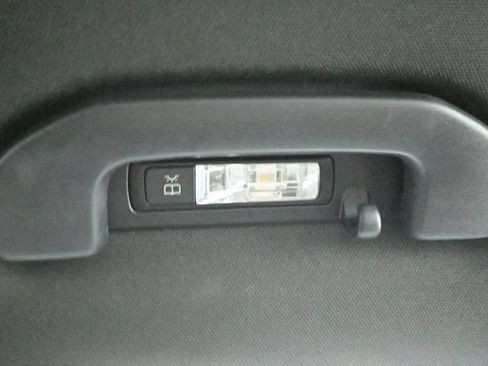 Used 2022 Mercedes-Benz GLC 300 4MATIC image 21