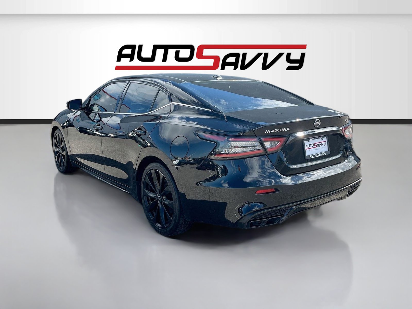 Used 2023 Nissan Maxima SR w/ Sport Mat Group FWD image 5