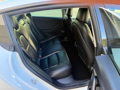 Used 2020 Tesla Model 3 Standard Range Plus RWD image 16