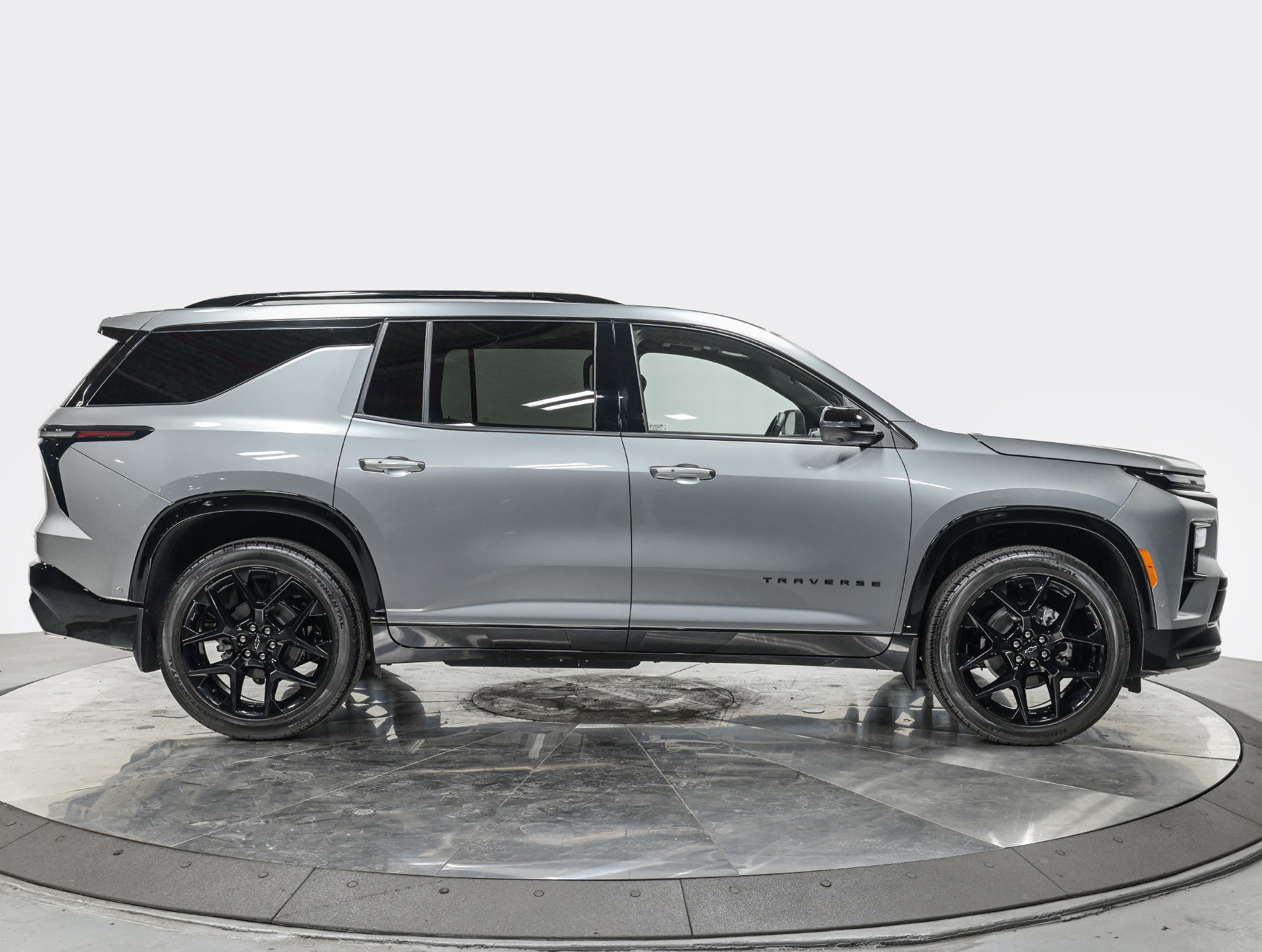 Used 2026 Chevrolet Traverse RS FWD image 8
