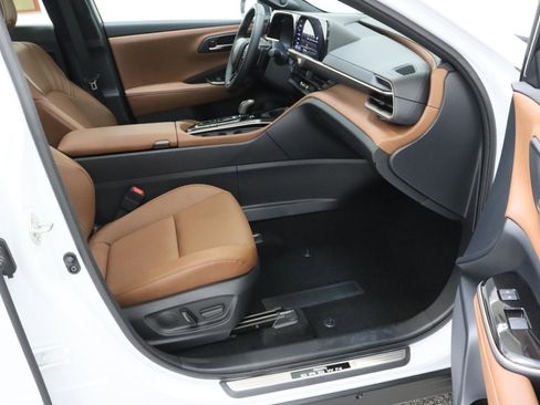 Certified 2025 Toyota Crown Signia w/ Advanced Technology Package AWD/4WD image 41