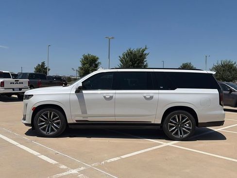 Used 2021 Cadillac Escalade ESV Sport Platinum AWD/4WD image 6