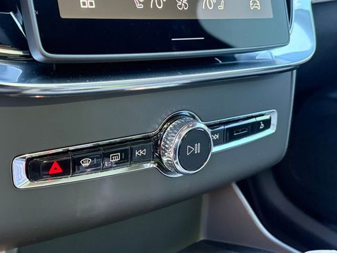 New 2026 Volvo XC90 B6 Ultra w/ Lounge Package image 18