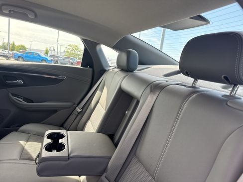 Used 2014 Chevrolet Impala LT FWD image 32