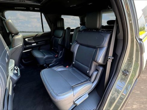 Used 2025 Ford Expedition Tremor AWD/4WD image 24