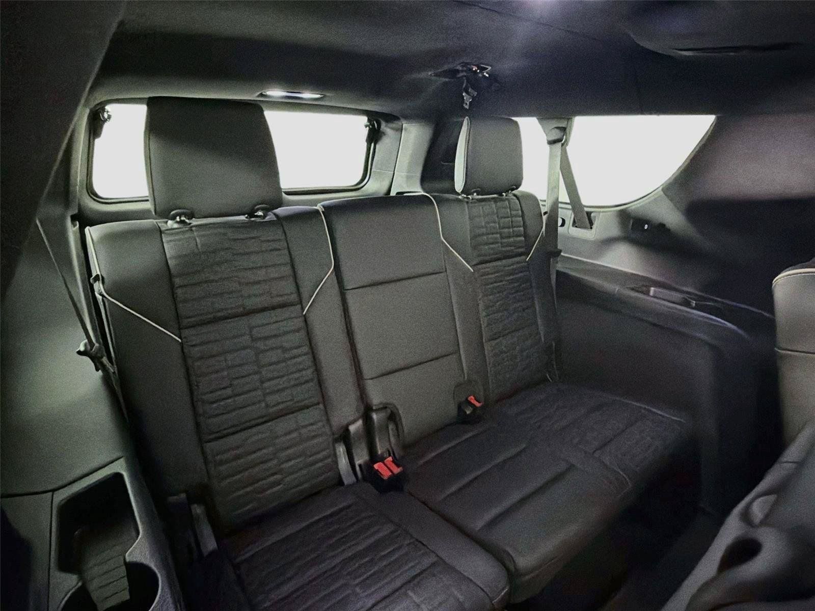 Used 2024 Cadillac Escalade ESV Sport Platinum w/ LPO, ONYX Package AWD/4WD image 29