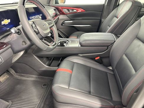 Used 2024 Chevrolet Traverse RS w/ LPO, Floor Liner Package AWD/4WD image 12