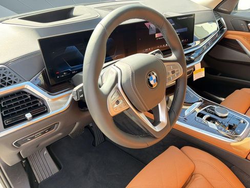 Used 2026 BMW X7 xDrive40i AWD/4WD image 4