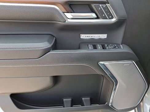 Used 2024 GMC Sierra 1500 Denali w/ Technology Package image 12