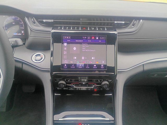 Used 2025 Jeep Grand Cherokee L Altitude RWD image 40