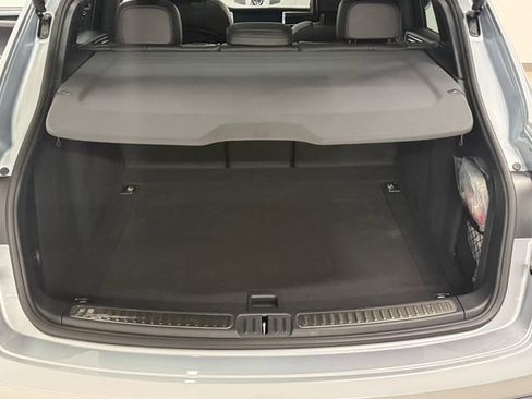 Certified 2026 Porsche Macan w/ Premium Package Plus AWD/4WD image 39