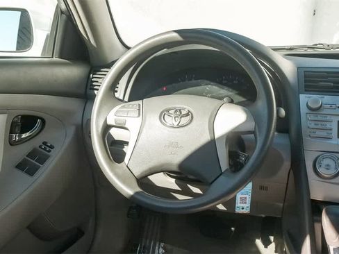 Used 2011 Toyota Camry LE image 14