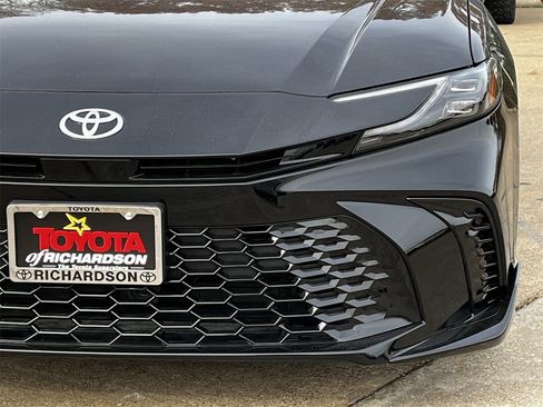Used 2025 Toyota Camry XSE image 8