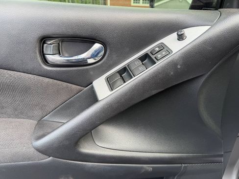 Used 2012 Nissan Murano S FWD image 10