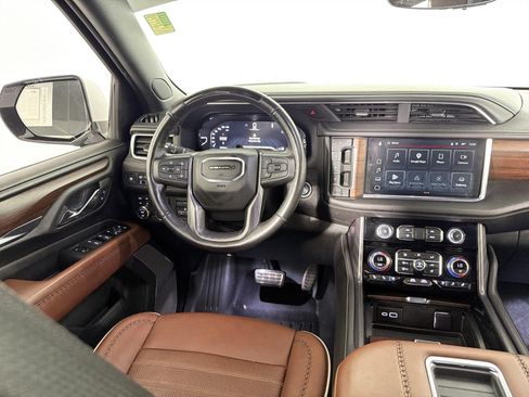 Used 2023 GMC Yukon XL Denali Ultimate AWD/4WD image 24