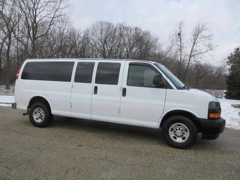 Used 2020 Chevrolet Express 2500 Extended image 5
