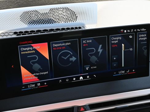 New 2026 BMW iX xDrive60 w/ Premium Package image 29