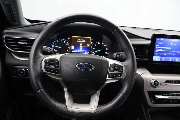 Used 2023 Ford Explorer XLT w/ Equipment Group 202A AWD/4WD image 20