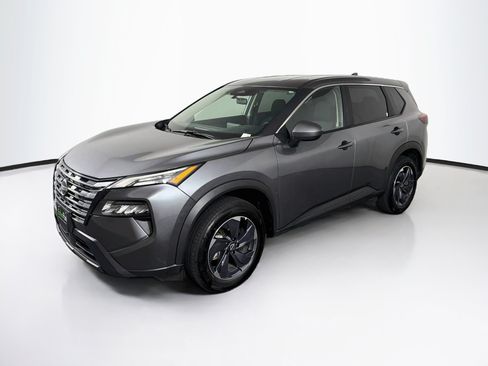 Used 2025 Nissan Rogue SV FWD image 3
