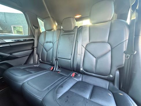 Used 2015 Porsche Cayenne S image 15