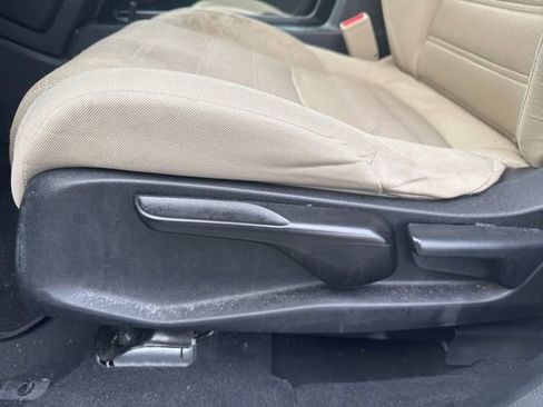 Used 2018 Honda CR-V LX image 11