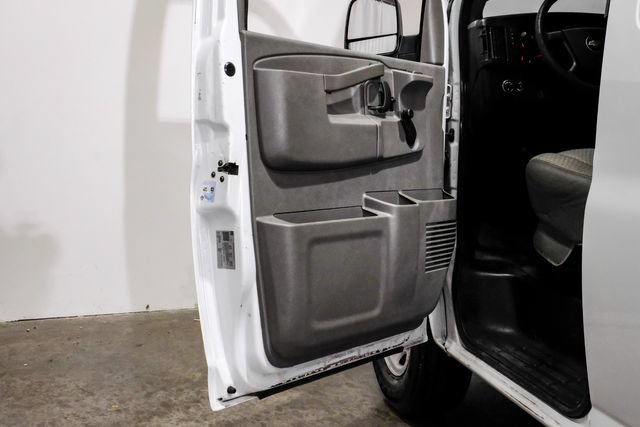Used 2020 Chevrolet Express 2500 RWD image 33