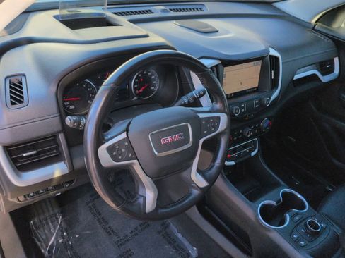 Used 2022 GMC Terrain SLT w/ Infotainment Package II image 10