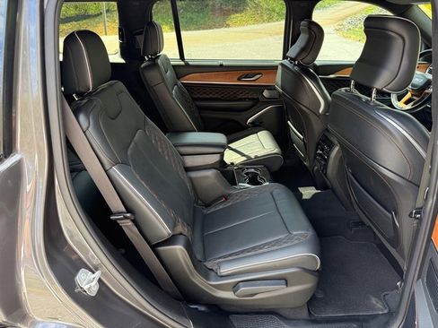 Used 2023 Jeep Grand Cherokee L Summit image 25