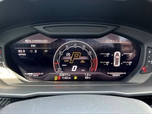 Used 2023 Lamborghini Urus Performante AWD/4WD image 13