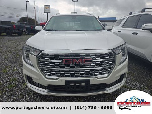 Used 2022 GMC Terrain Denali w/ LPO, Floor Liner Package image 9