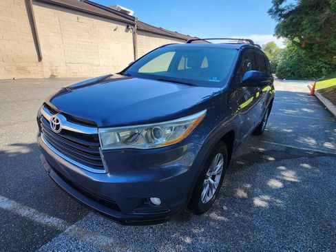 Used 2015 Toyota Highlander XLE AWD/4WD image 3