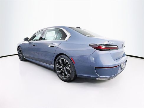 New 2026 BMW i7 xDrive60 w/ Executive Package image 5