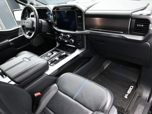Used 2025 Ford F150 Platinum w/ FX4 Off-Road Package image 40