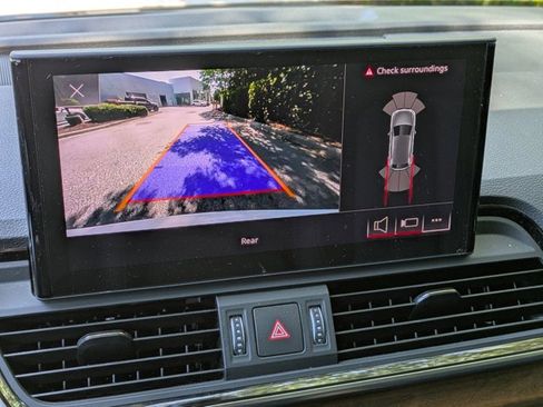 Used 2023 Audi Q5 2.0T Premium image 12