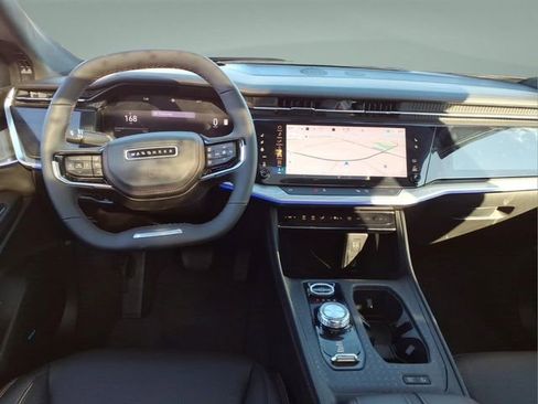 Used 2024 Jeep Wagoneer Launch Edition AWD/4WD image 19