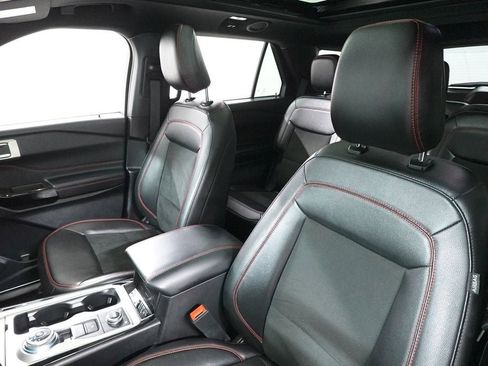 Used 2023 Ford Explorer ST-Line image 12
