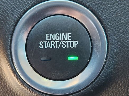 Used 2024 GMC Terrain SLT image 28