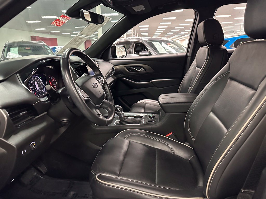 Used 2022 Chevrolet Traverse Premier w/ Redline Edition AWD/4WD image 16