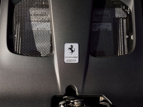 Used 2018 Ferrari 812 Superfast Base image 19