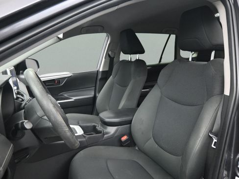 Used 2024 Toyota RAV4 LE image 33