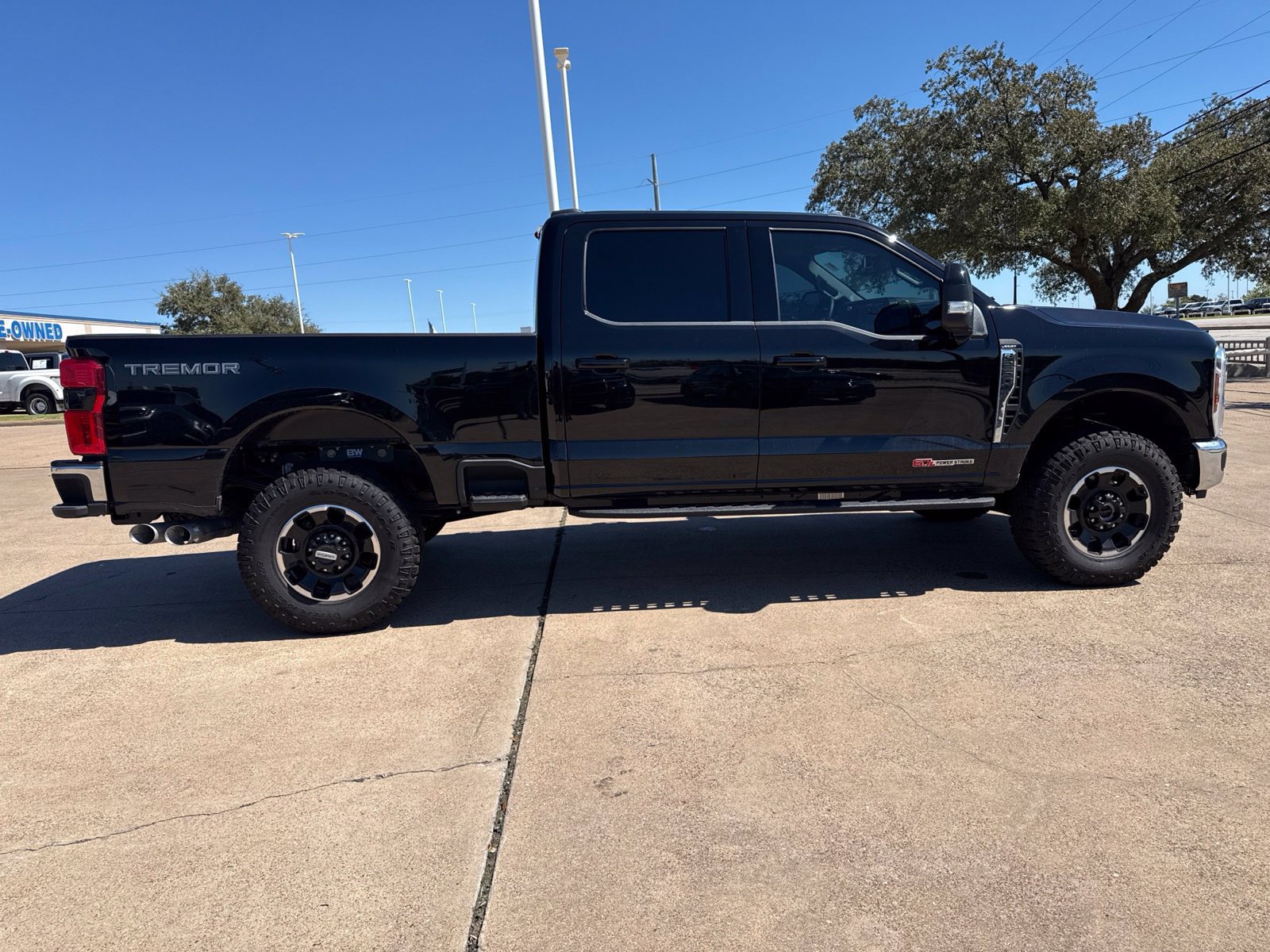 Used 2026 Ford F250 Lariat w/ Tremor Off-Road Package AWD/4WD image 8