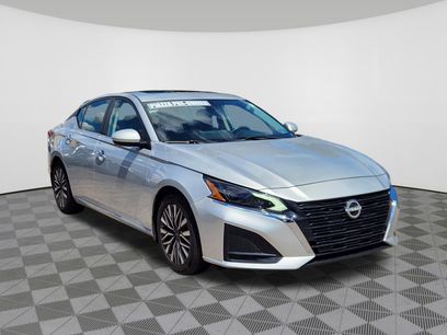 Used 2024 Nissan Altima 2.5 SV w/ SV Premium Package