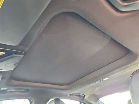 Used 2023 BMW 330e image 19