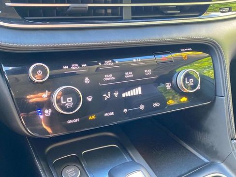 Used 2022 INFINITI QX60 Sensory w/ Cargo Package AWD/4WD image 28