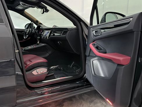 Used 2018 Porsche Macan GTS image 28