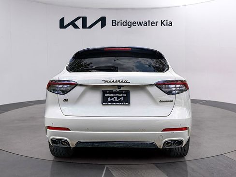 Used 2021 Maserati Levante image 5