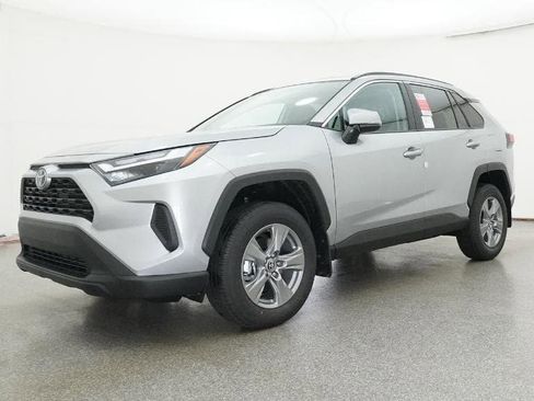 New 2025 Toyota RAV4 XLE image 17