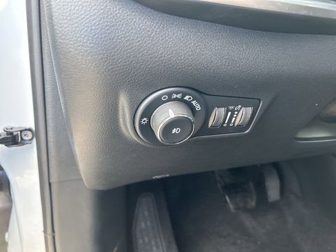 New 2026 Jeep Compass Latitude image 37